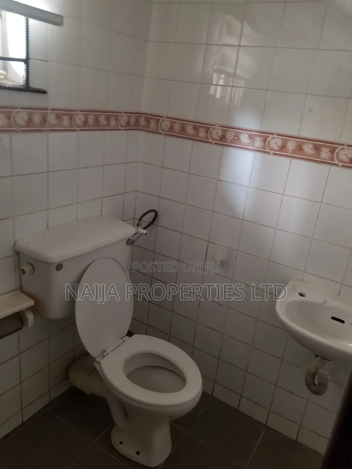 4bdrm Duplex in Oba Adeyinka, Lekki Phase 1 for rent