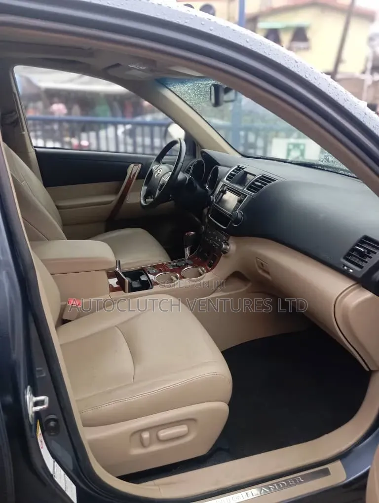 Toyota Highlander Limited 3.5l 4WD 2013 Blue