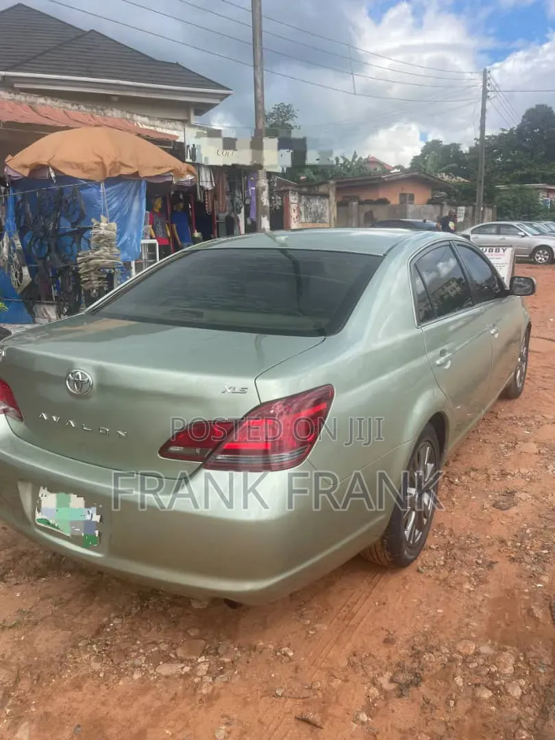 Toyota Avalon 2010 Green