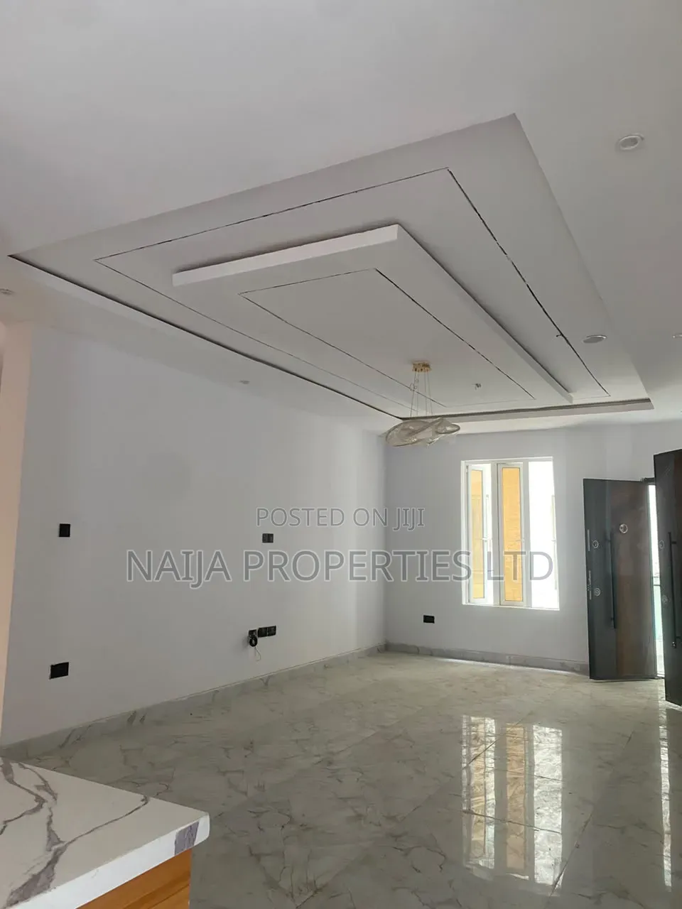 2bdrm Apartment in Freedom Way, Lekki Phase 1 for sale