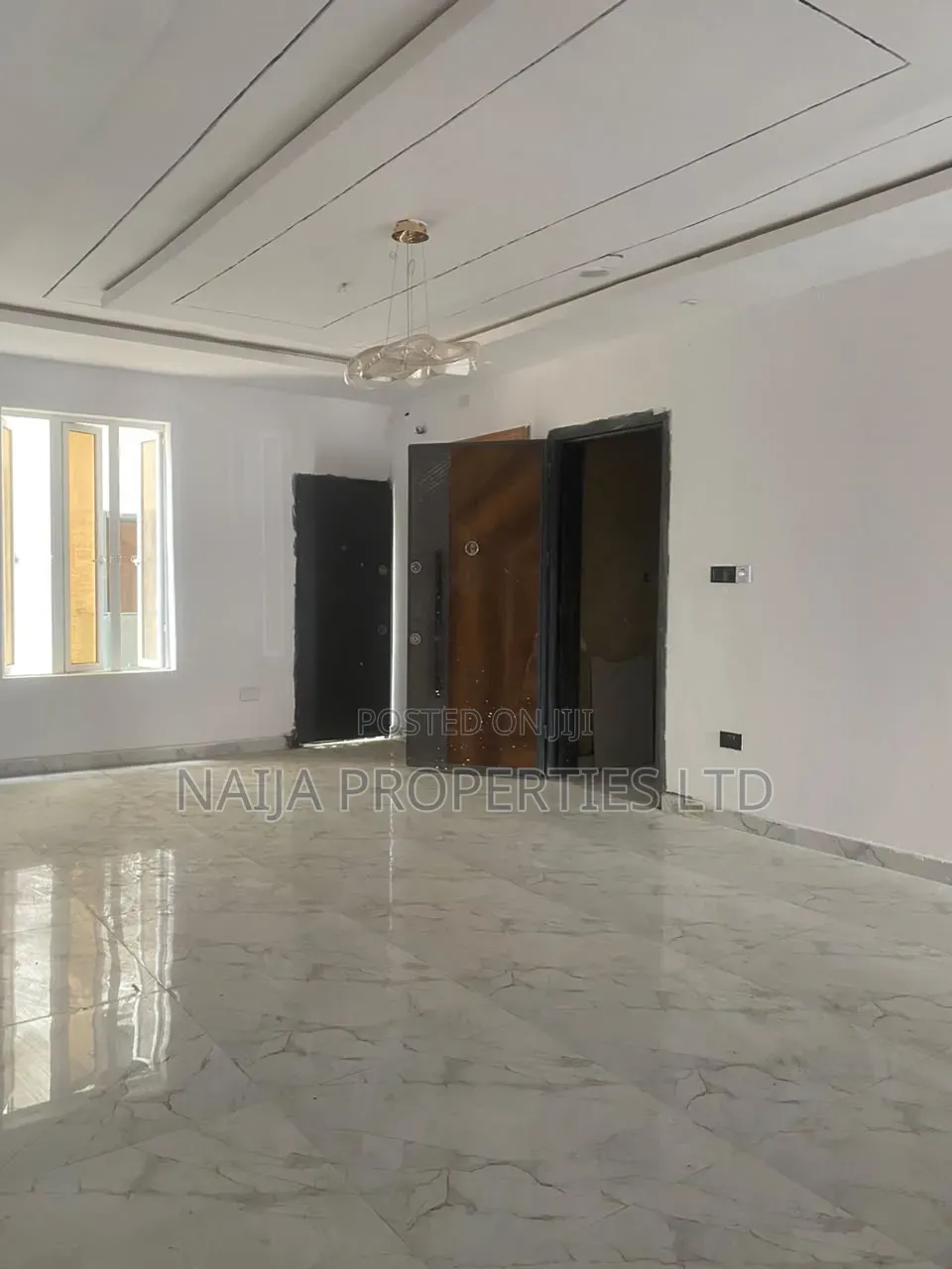 2bdrm Apartment in Freedom Way, Lekki Phase 1 for sale