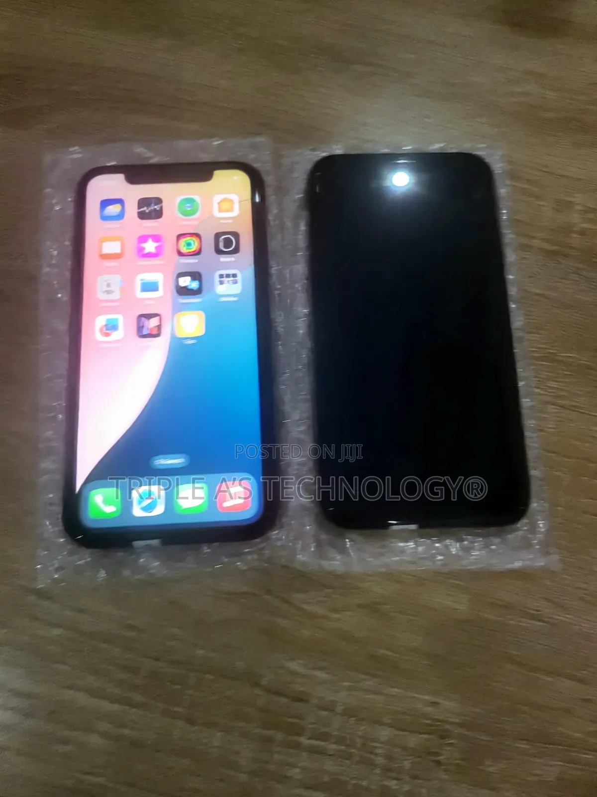Apple iPhone XR 64 GB Red