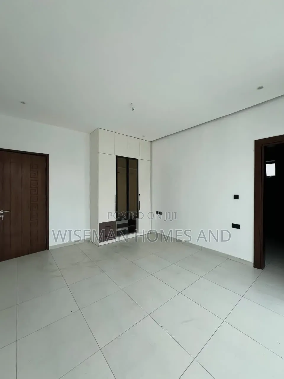 2bdrm Apartment in Ikate Lekki Eti-Osa for sale