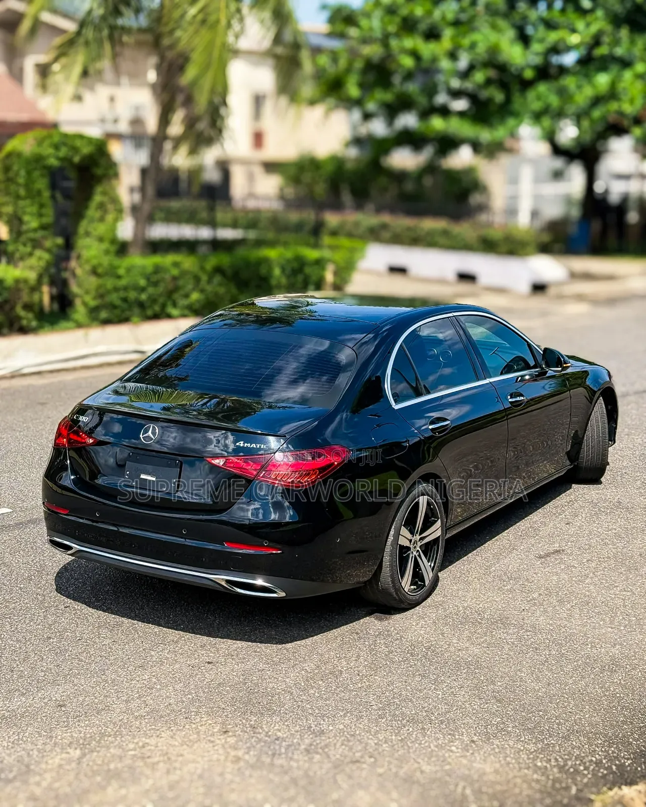 Mercedes-Benz C300 2024 Black