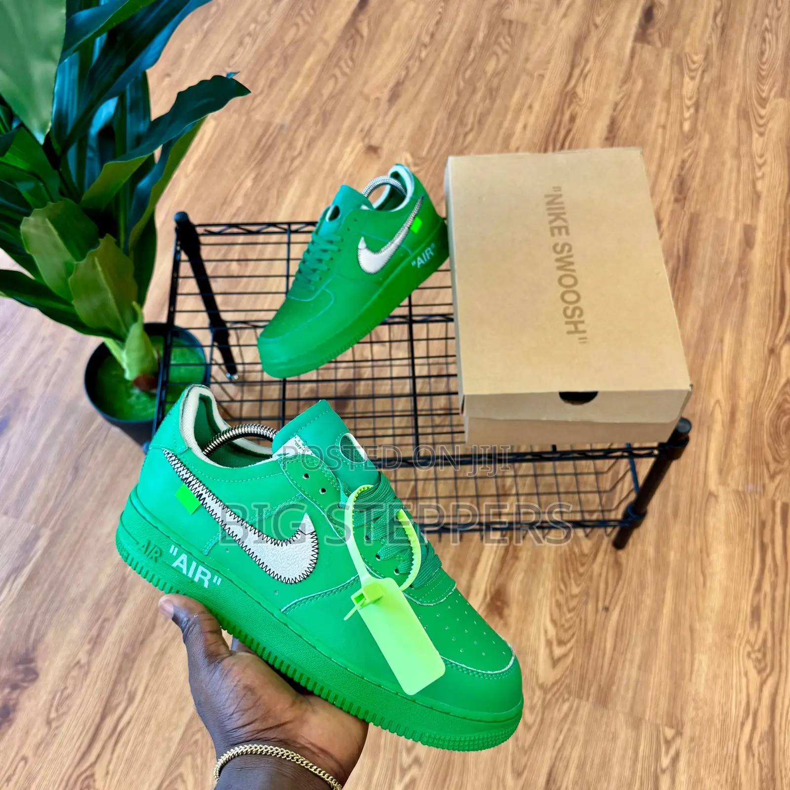 Nike Airforce Green Swoosh Sneakers