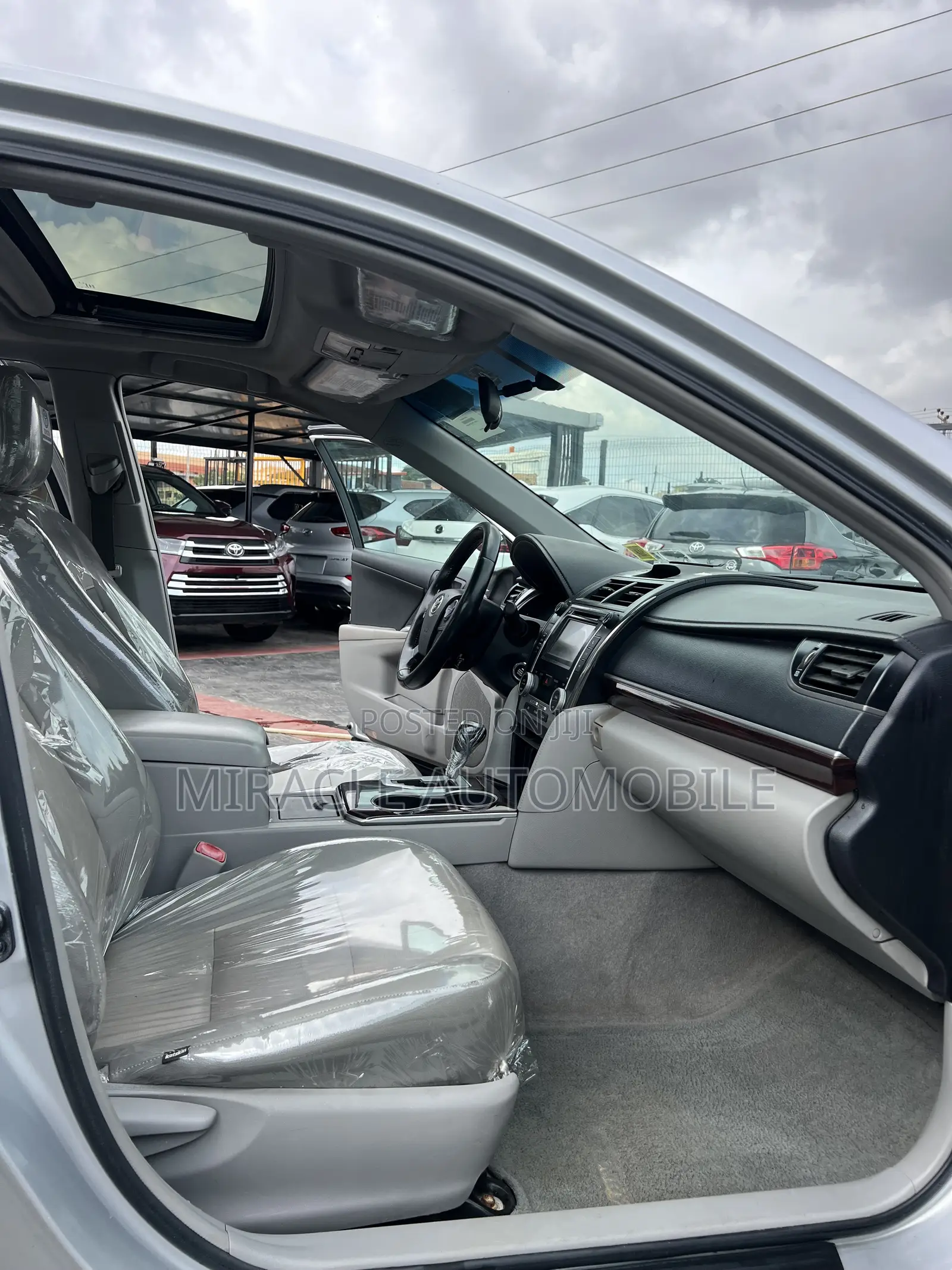 Toyota Camry XLE 4dr Sedan (2.5L 4cyl 6A) 2013 Silver