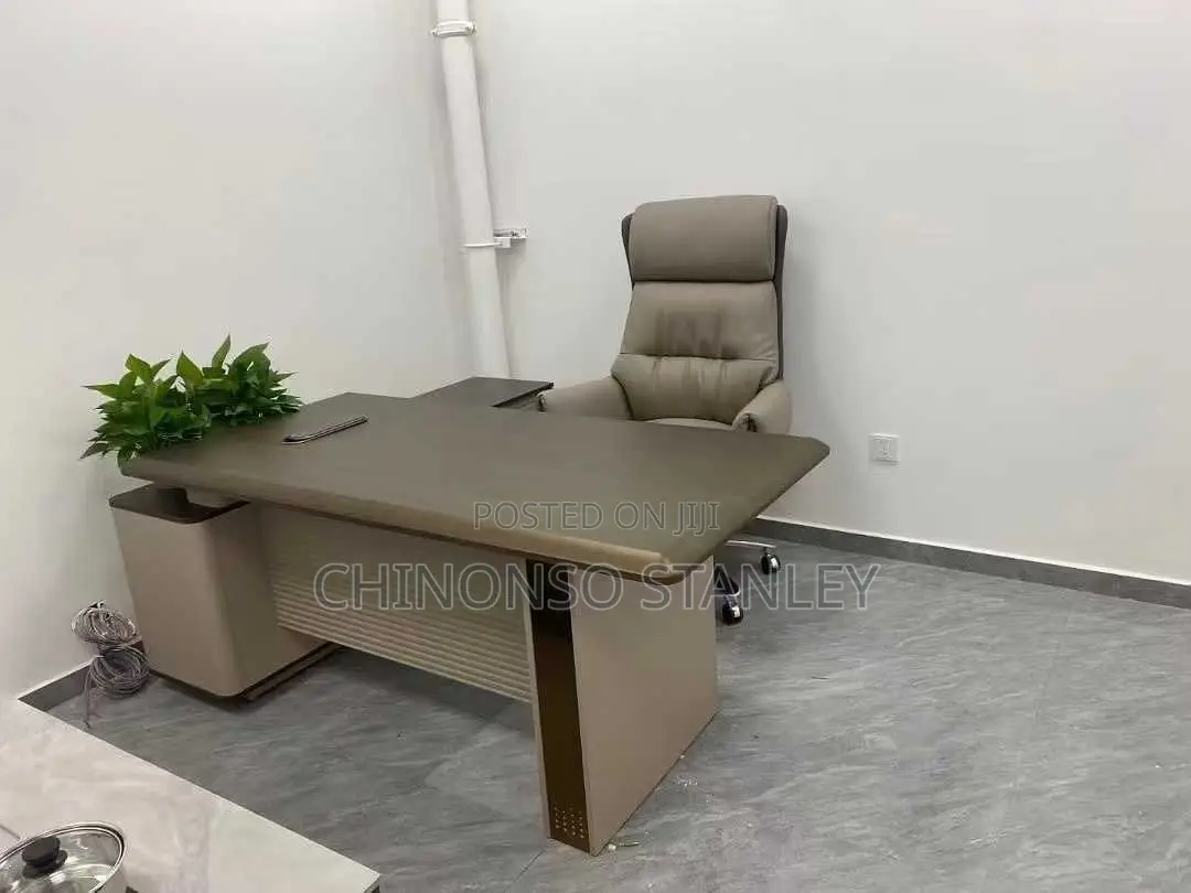 Luxury Standard Executive Office Table
