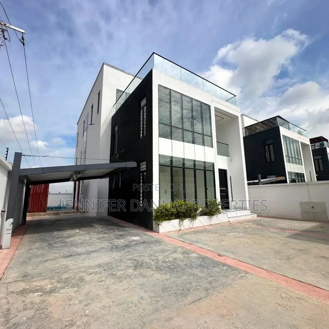 5bdrm Duplex in Lekki Phase 1 for sale