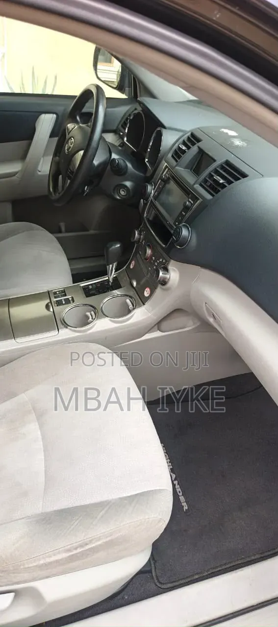 Toyota Highlander 3.5L 4WD 2013 Black
