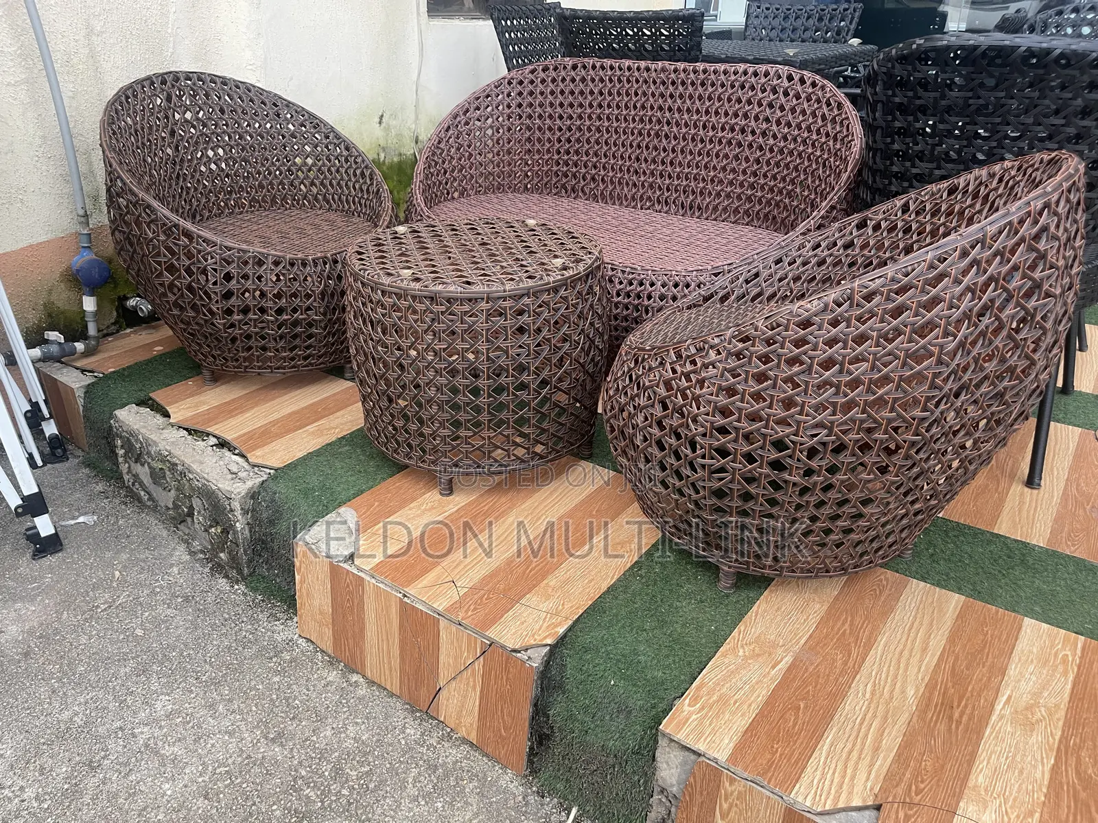 Out Door Chair With Table