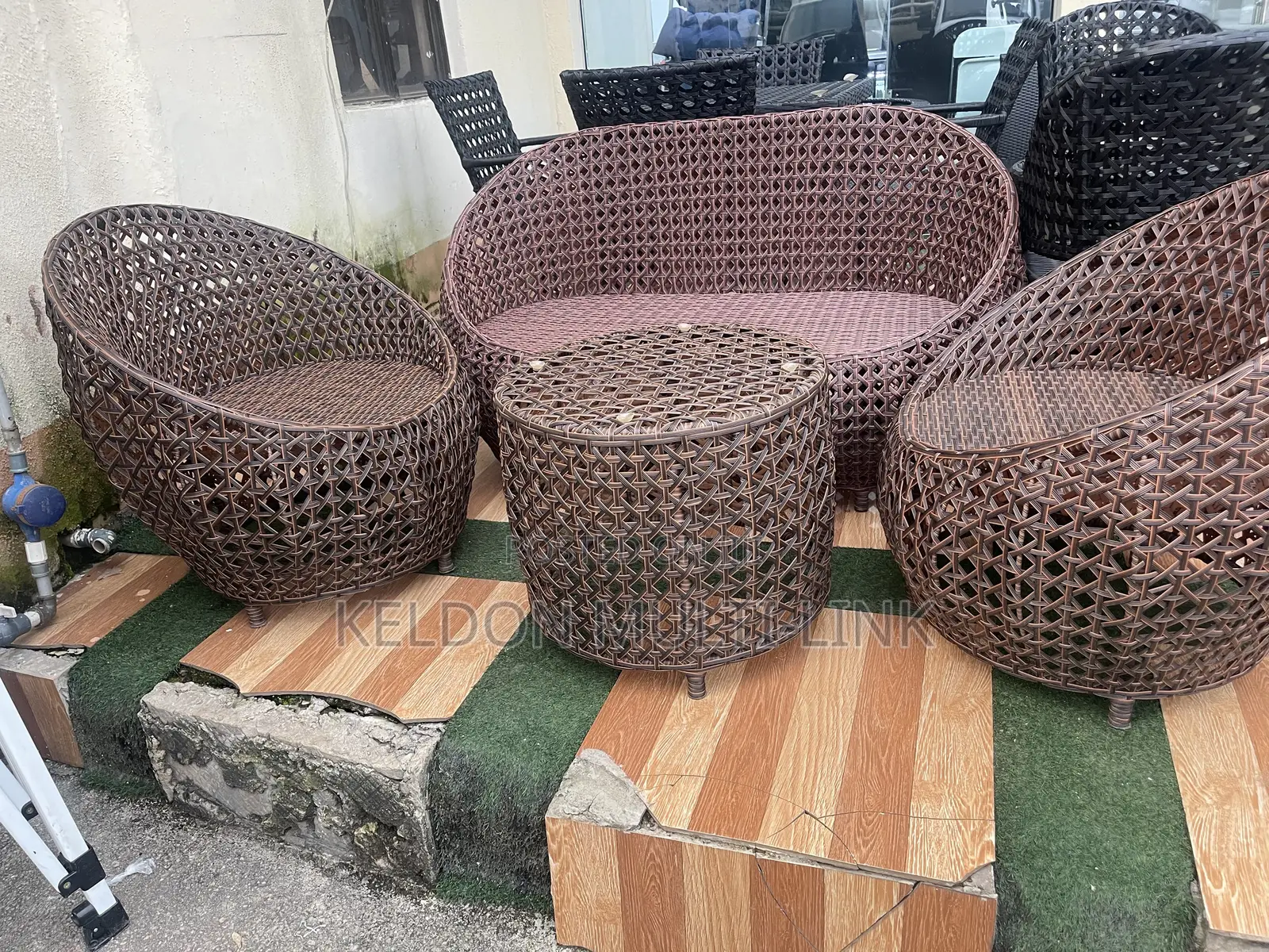 Out Door Chair With Table