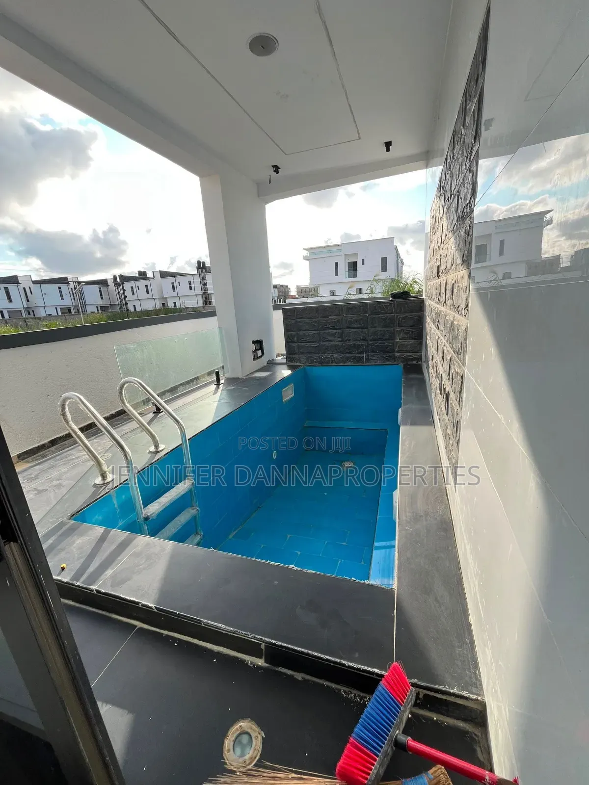 5bdrm Duplex in Ado / Ajah for sale