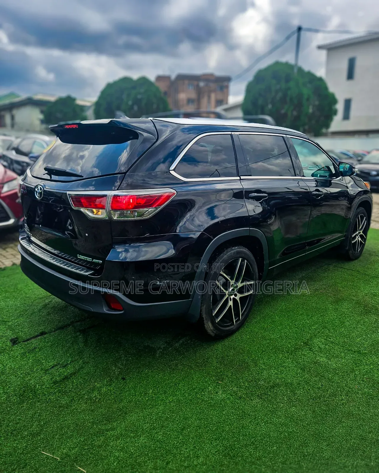 Toyota Highlander Limited Platinum 4dr SUV AWD (3.5L 6cyl 6A) 2015