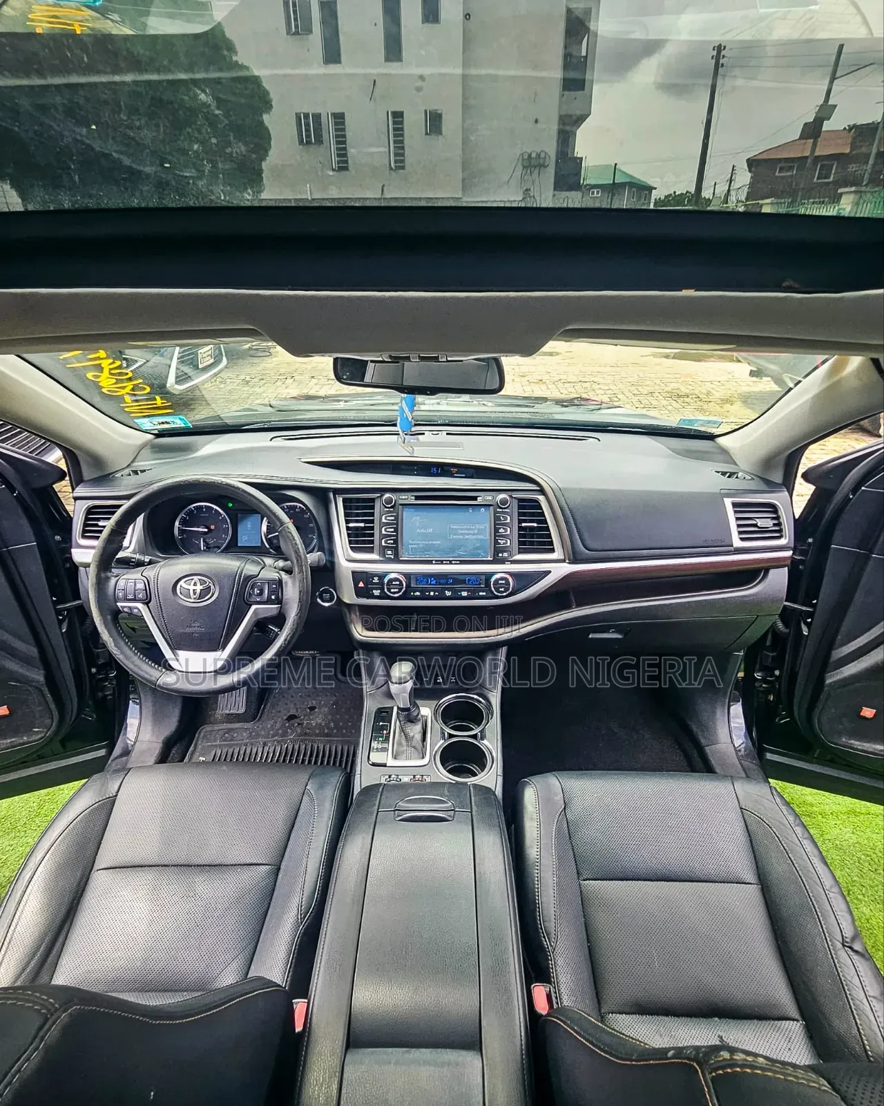 Toyota Highlander Limited Platinum 4dr SUV AWD (3.5L 6cyl 6A) 2015