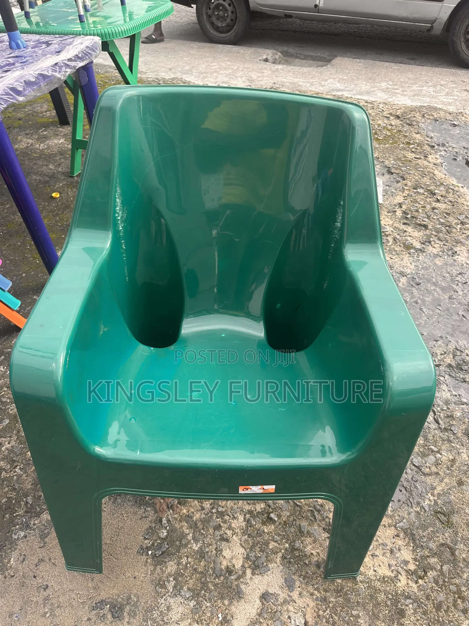 All Kinds of Plastic Chairs