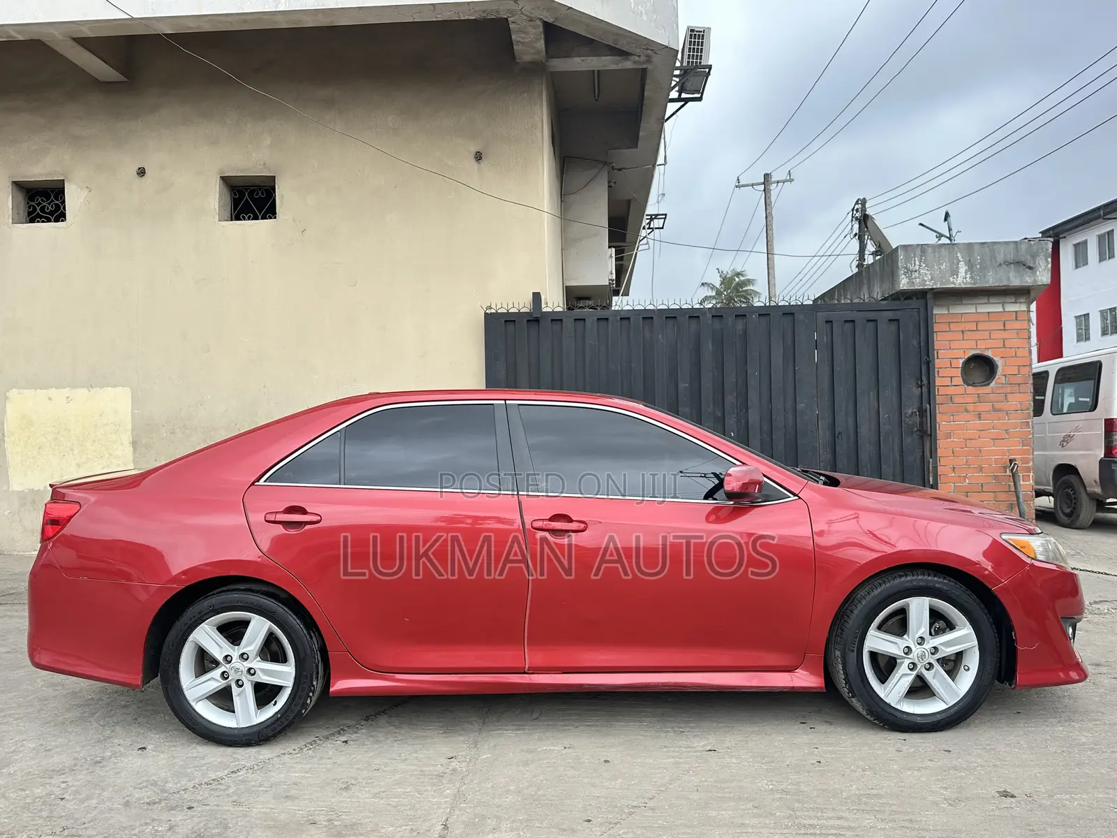 Toyota Camry SE 4dr Sedan (2.5L 4cyl 6A) 2013 Red