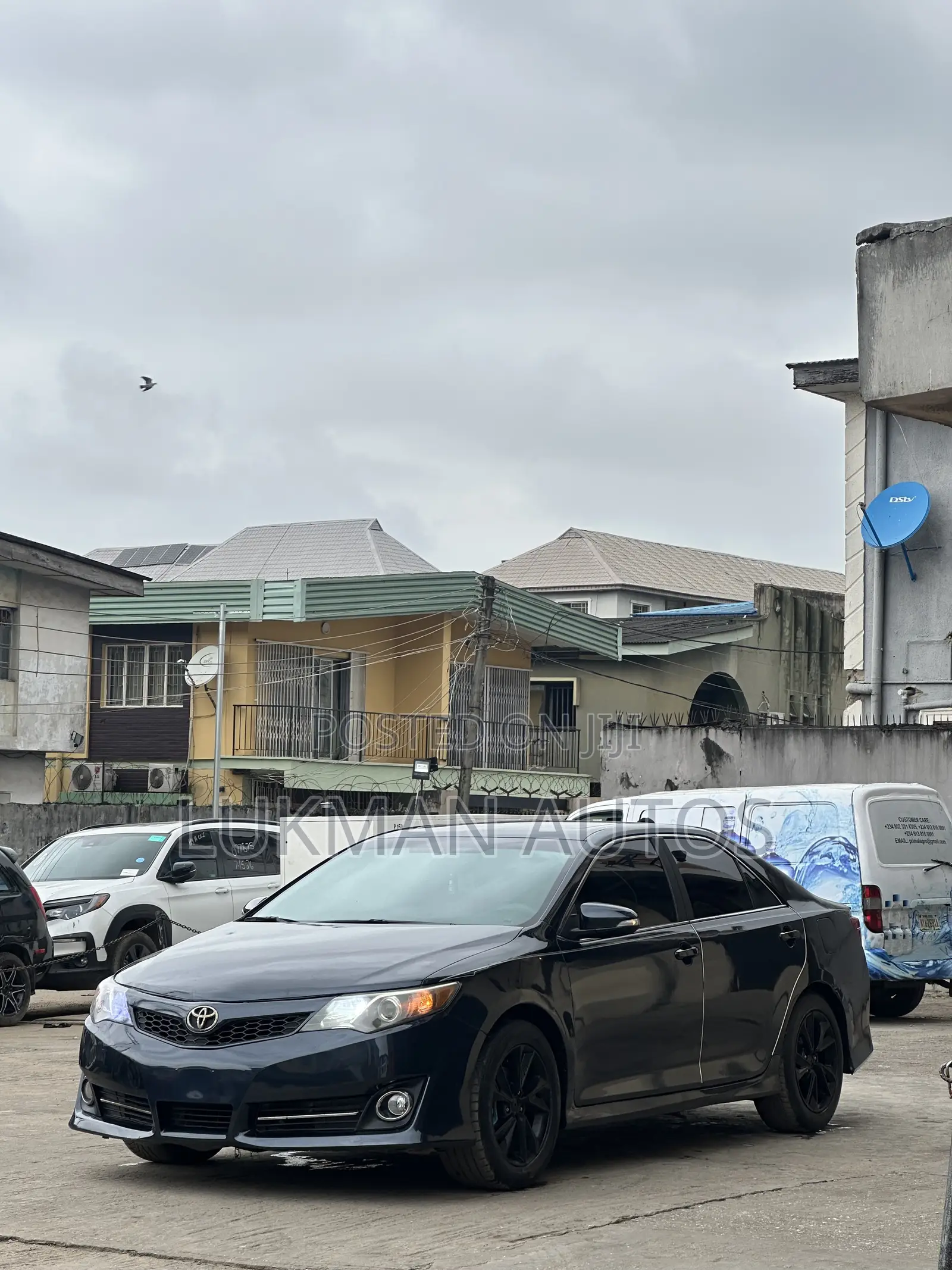 Toyota Camry SE 4dr Sedan (2.5L 4cyl 6A) 2013 Blue