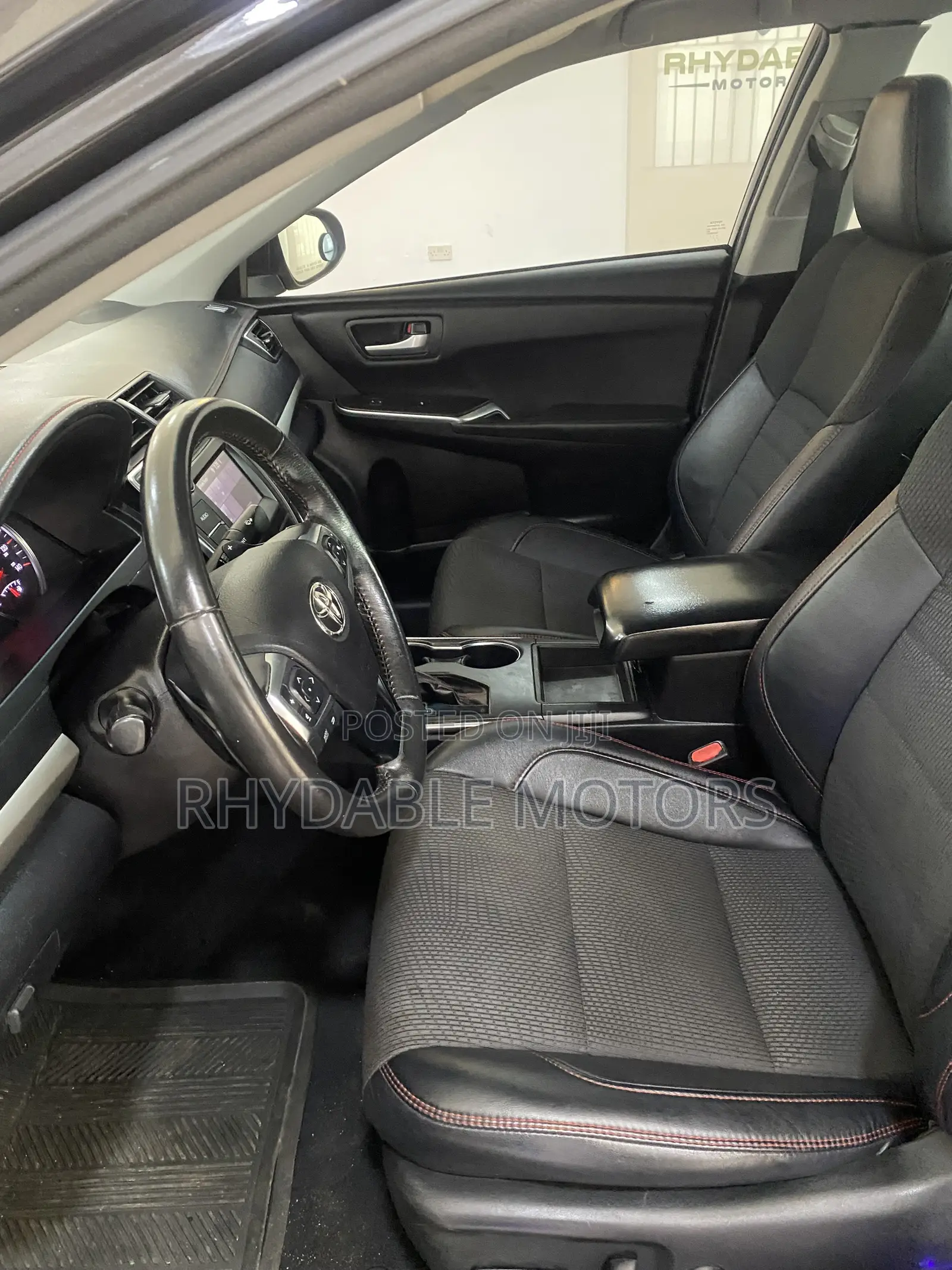 Toyota Camry SE 4dr Sedan (2.5L 4cyl 6A) 2017 Black