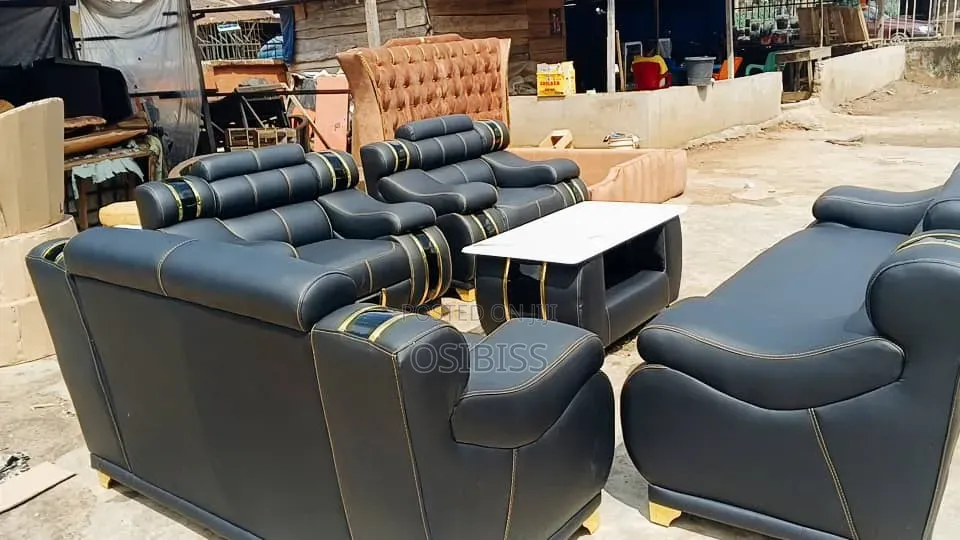 Canada Leather Chair With Center Table