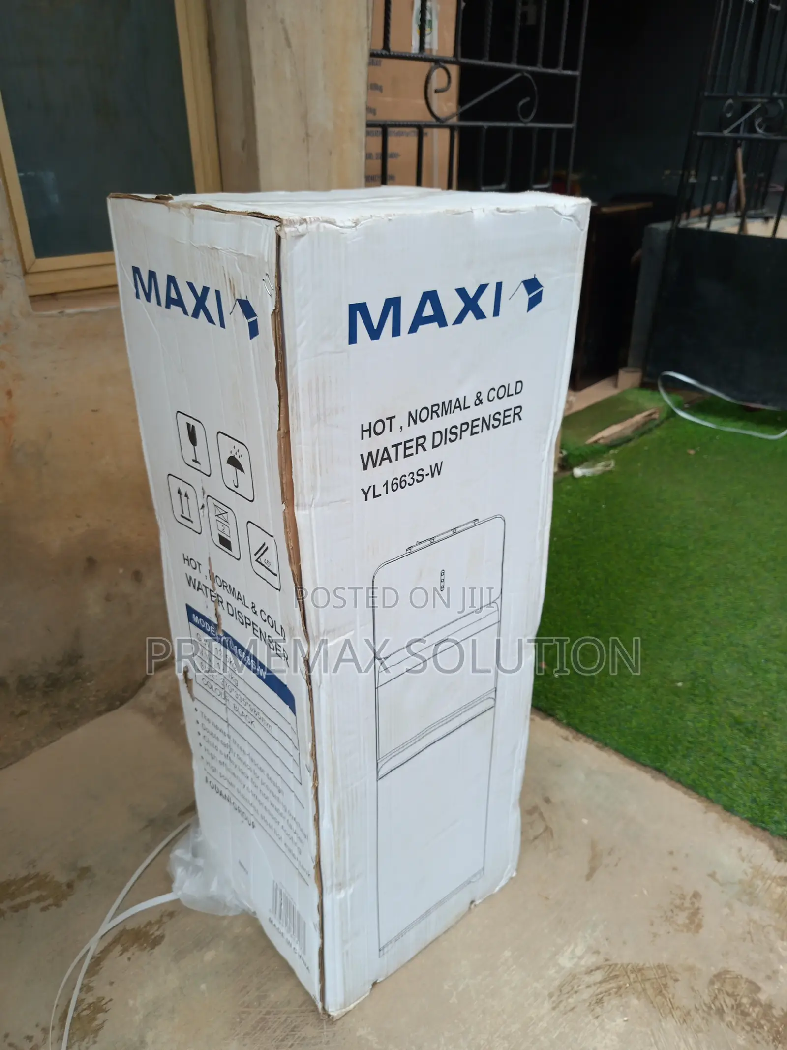 Maxi YL 1663s-W Dispenser: Energy-Efficient Hydration for Every Space
