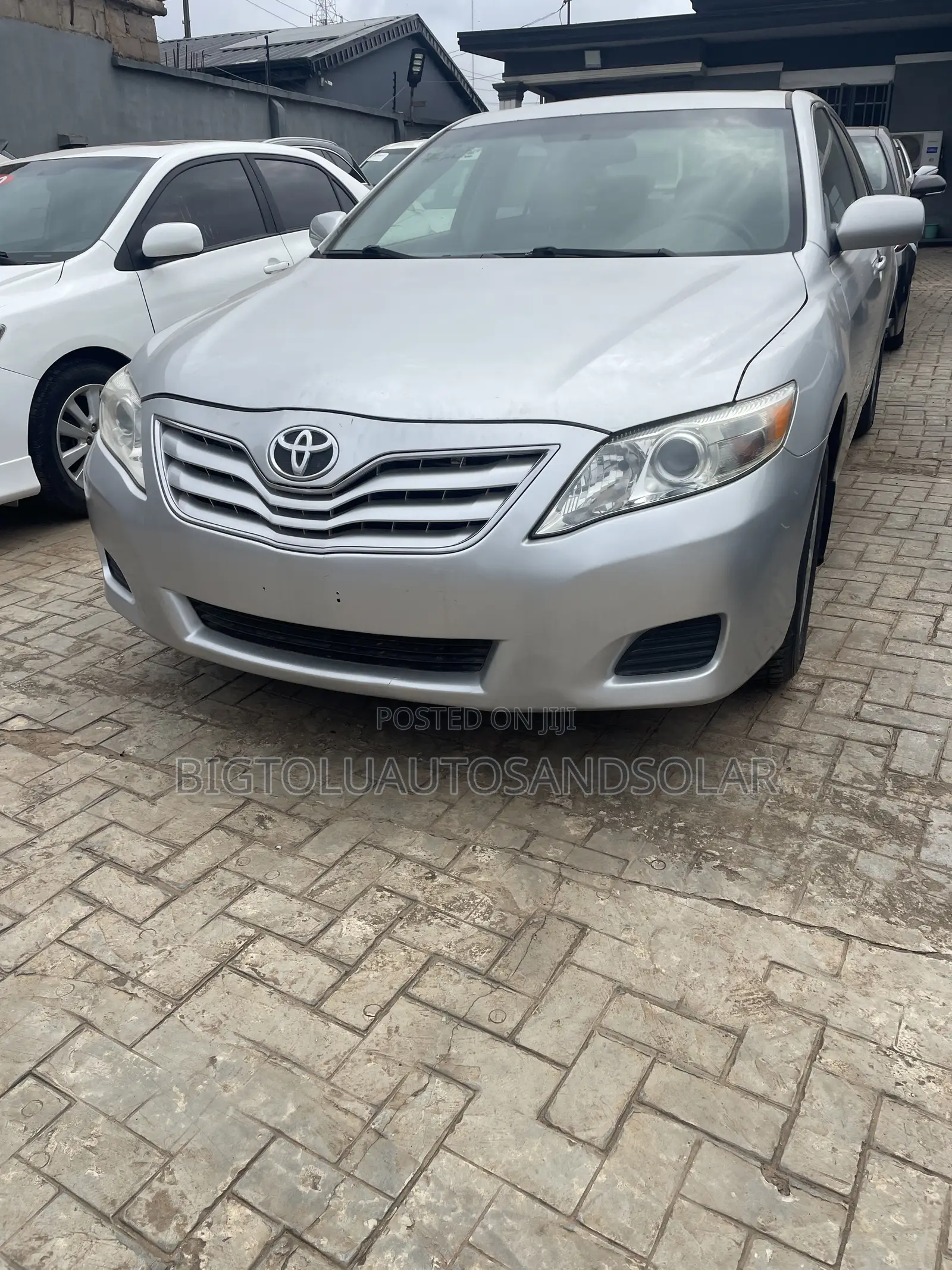 Toyota Camry LE 4dr Sedan (2.5L 4cyl 6AM) 2010 Silver