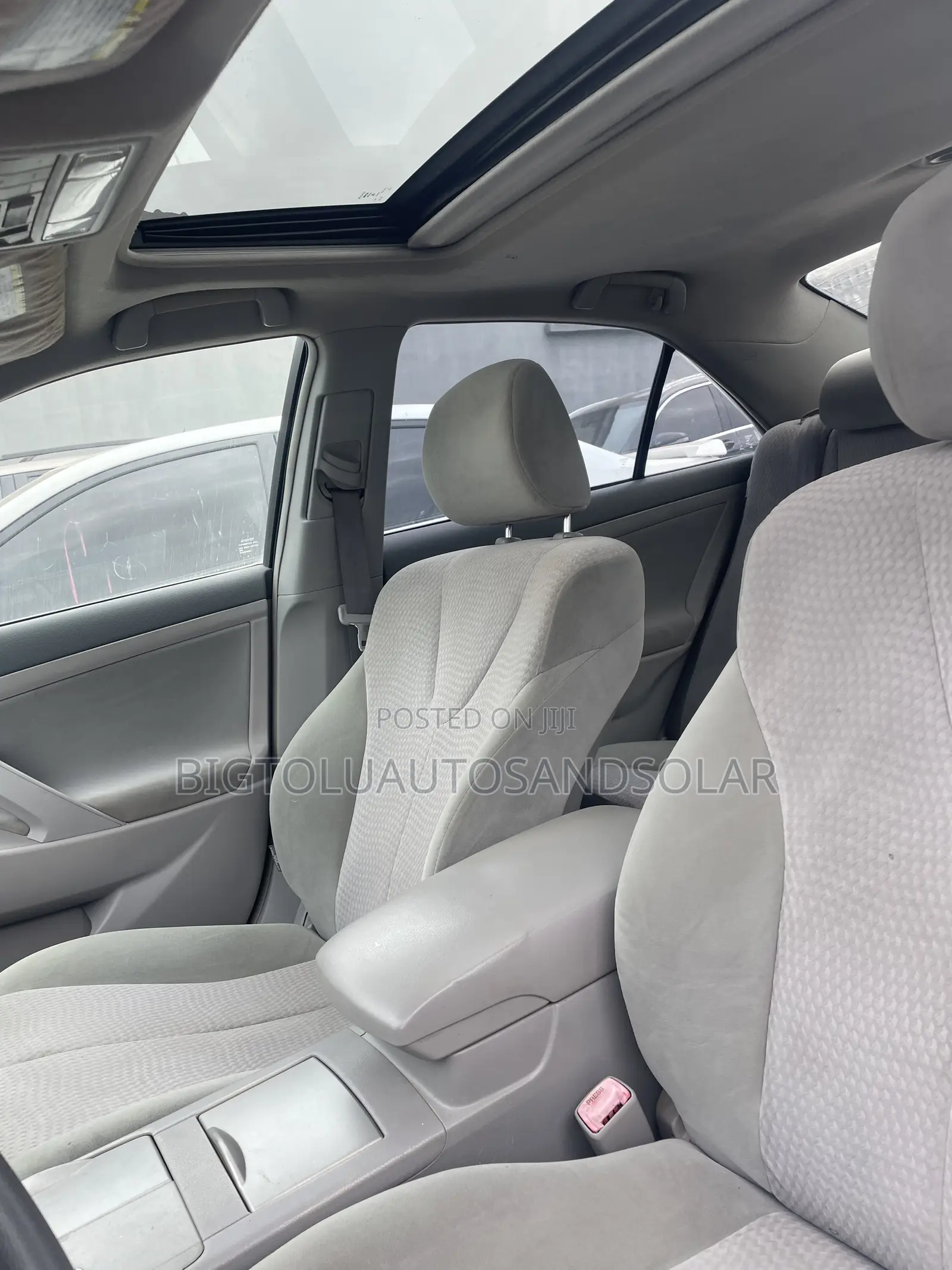 Toyota Camry LE 4dr Sedan (2.5L 4cyl 6AM) 2010 Silver