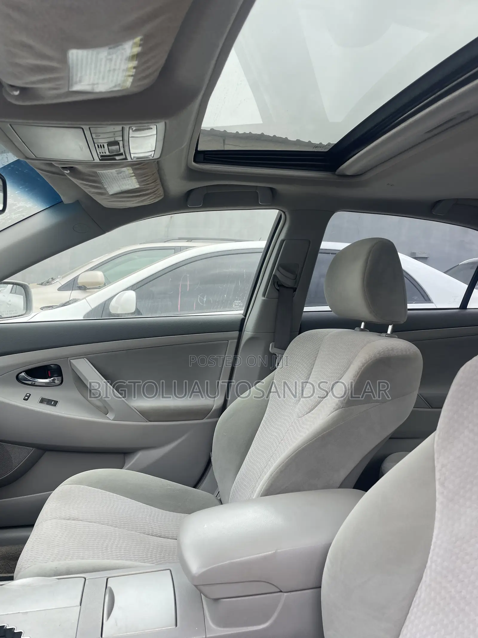 Toyota Camry LE 4dr Sedan (2.5L 4cyl 6AM) 2010 Silver