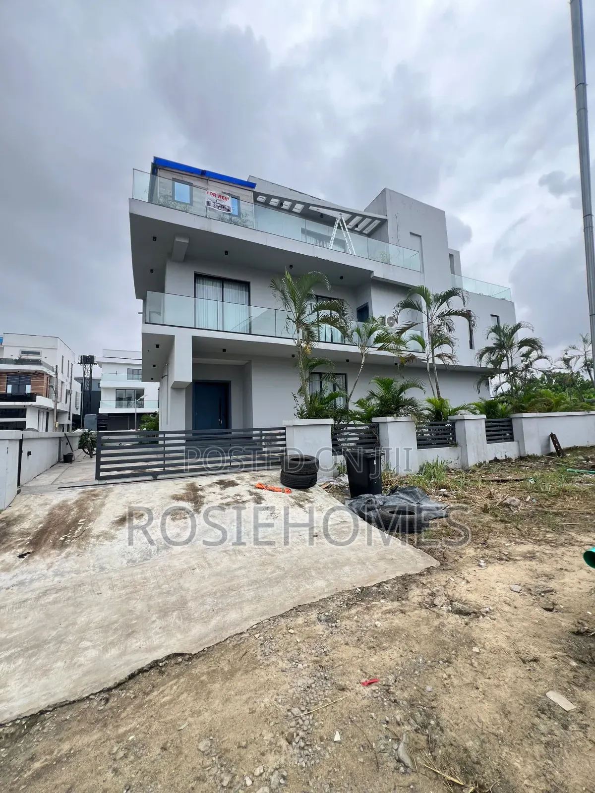4bdrm Duplex in Lekki for rent