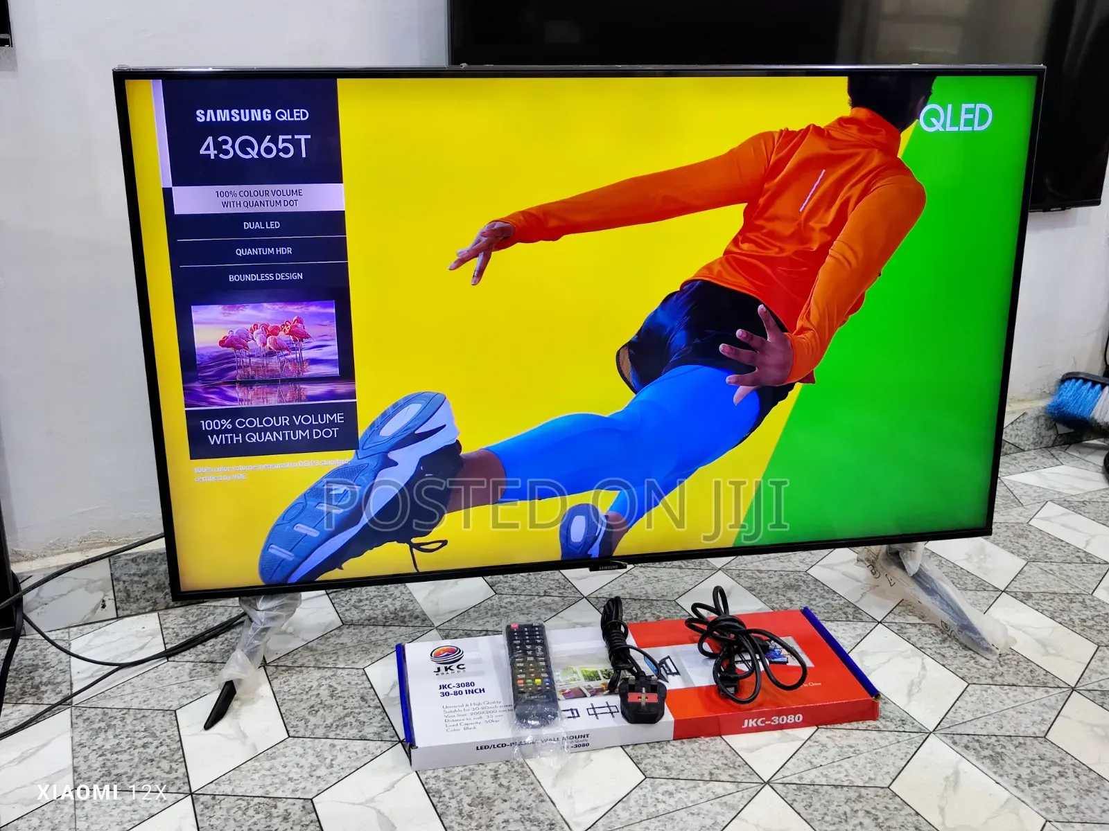 Good as New Samsung 43" Qled Qhdr+ Q65T Bezel-Less Screen Smart TV