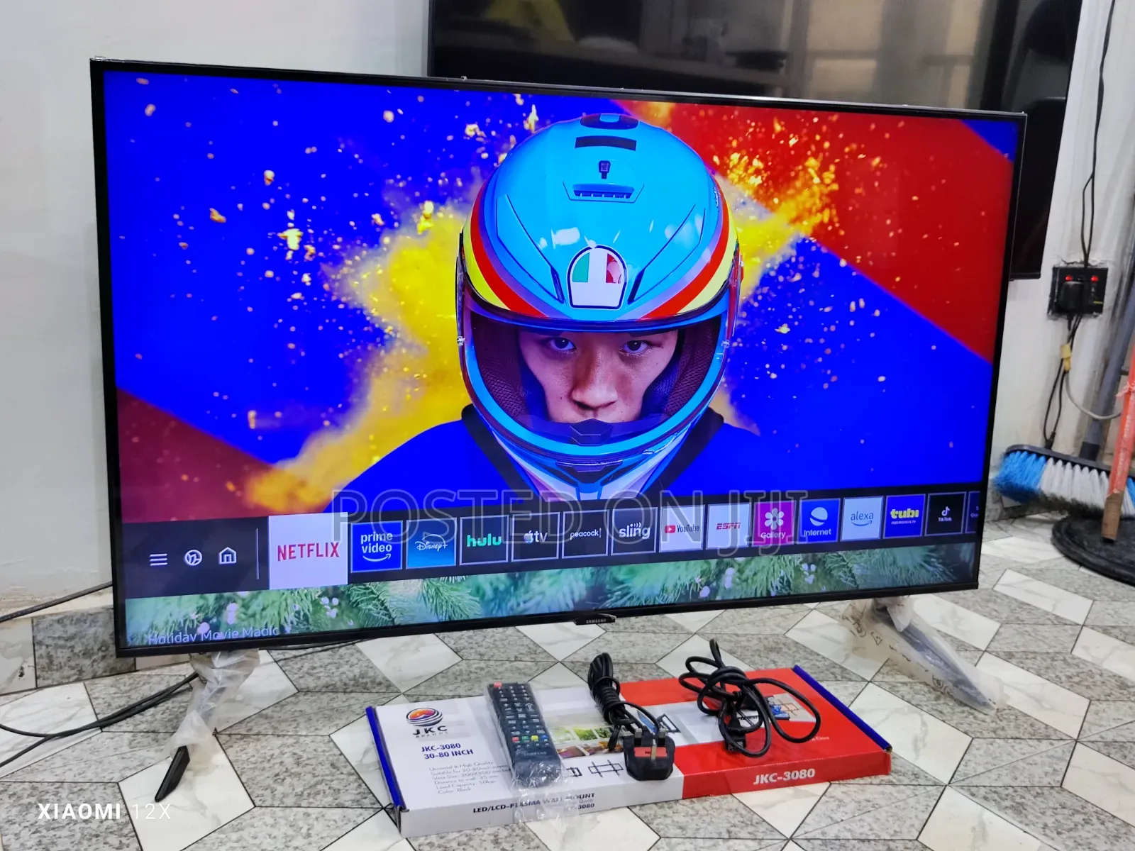 Good as New Samsung 43" Qled Qhdr+ Q65T Bezel-Less Screen Smart TV