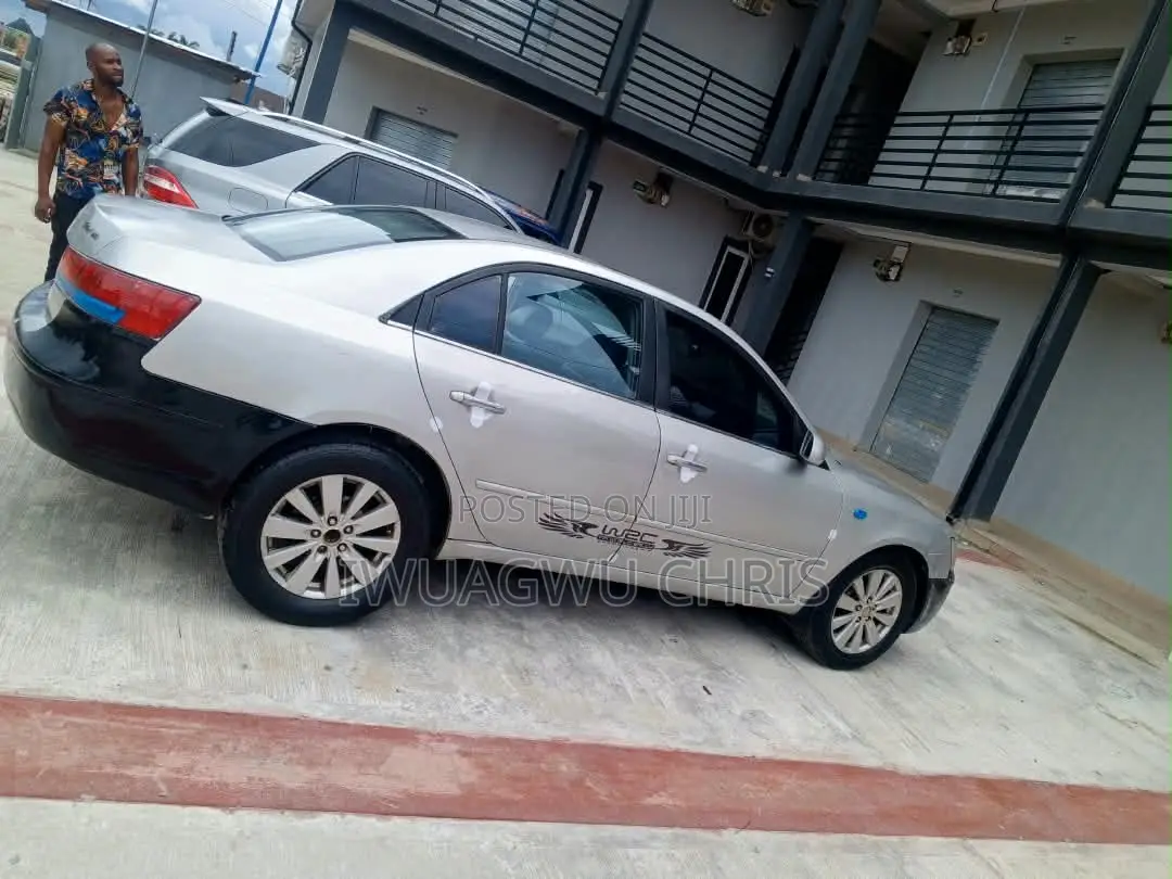 Hyundai Sonata 2010 Silver
