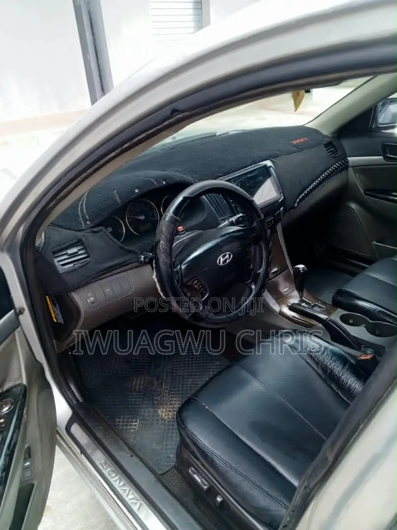 Hyundai Sonata 2010 Silver