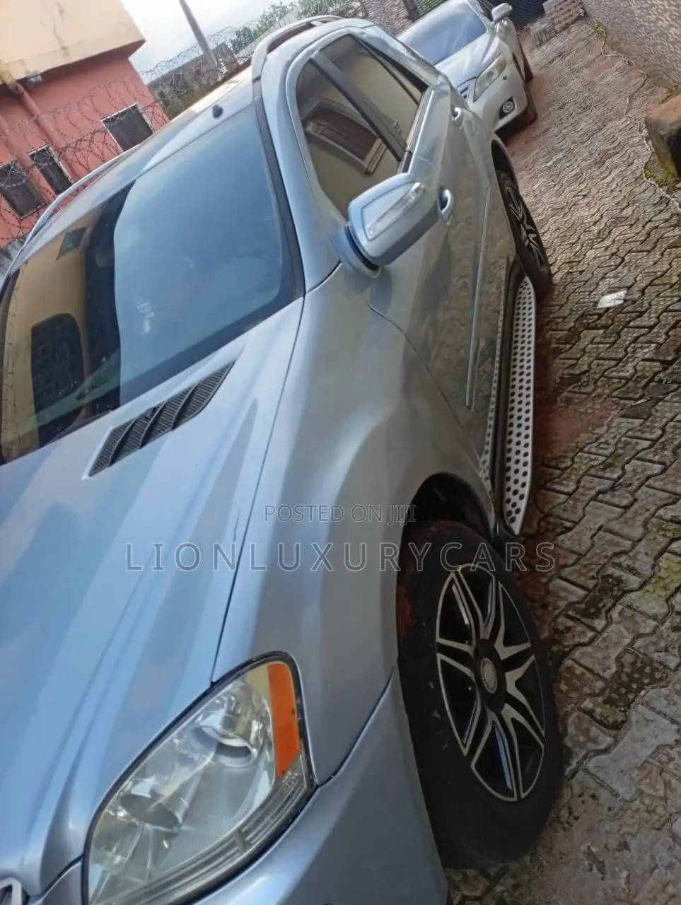 Mercedes-Benz M Class 2010 Blue