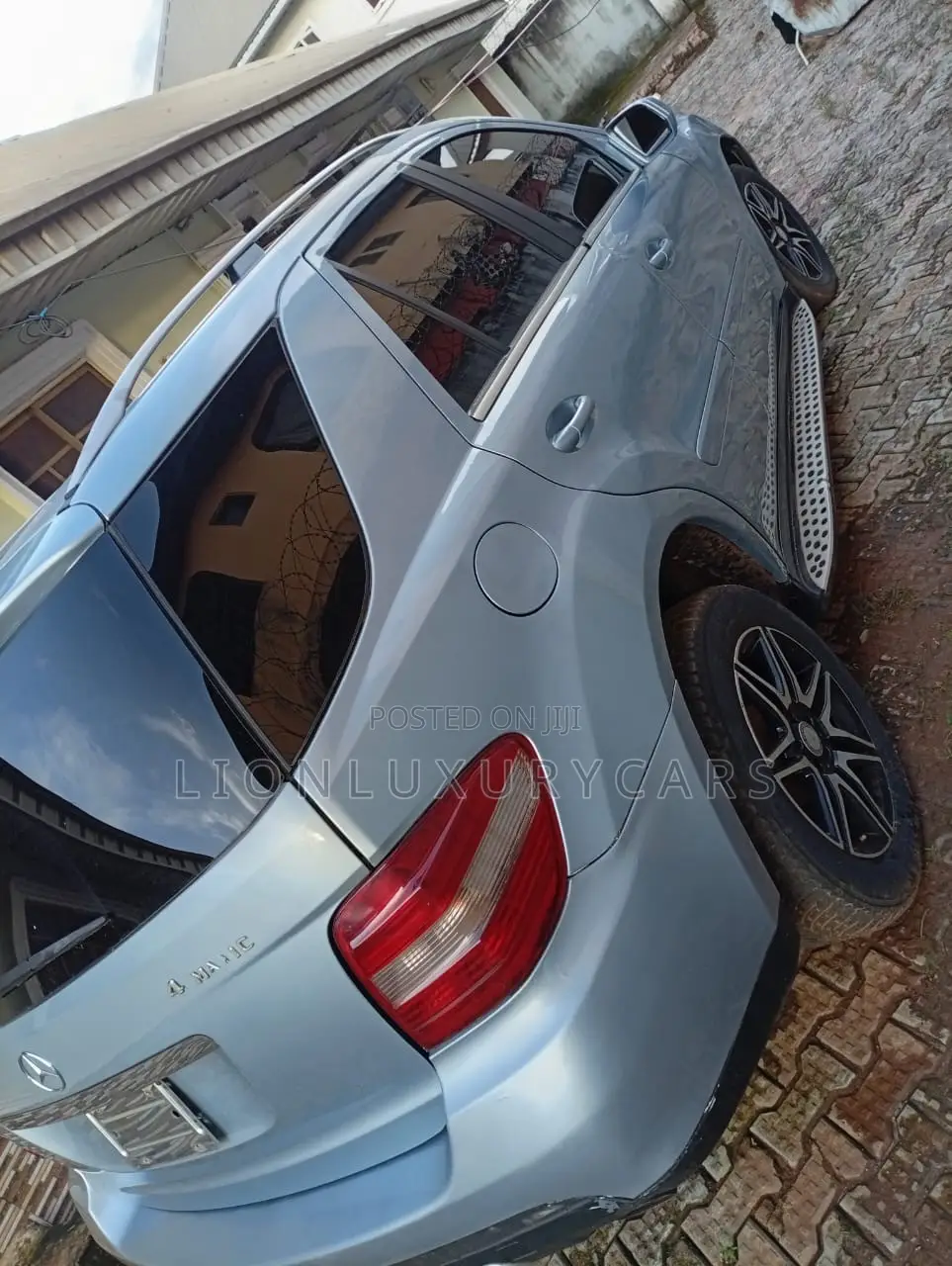 Mercedes-Benz M Class 2010 Blue