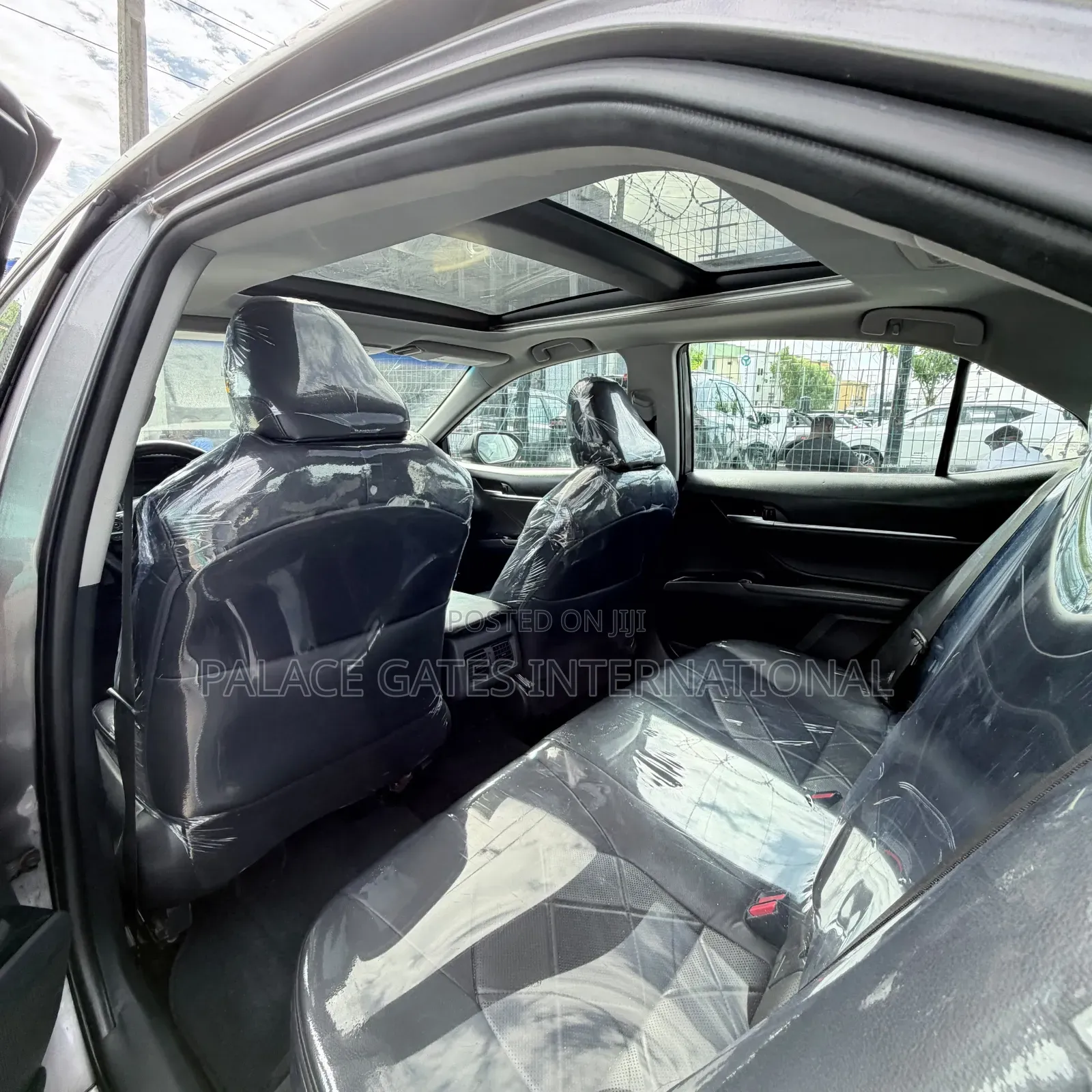 Toyota Camry XLE FWD (2.5L 4cyl 8AM) 2018 Gray
