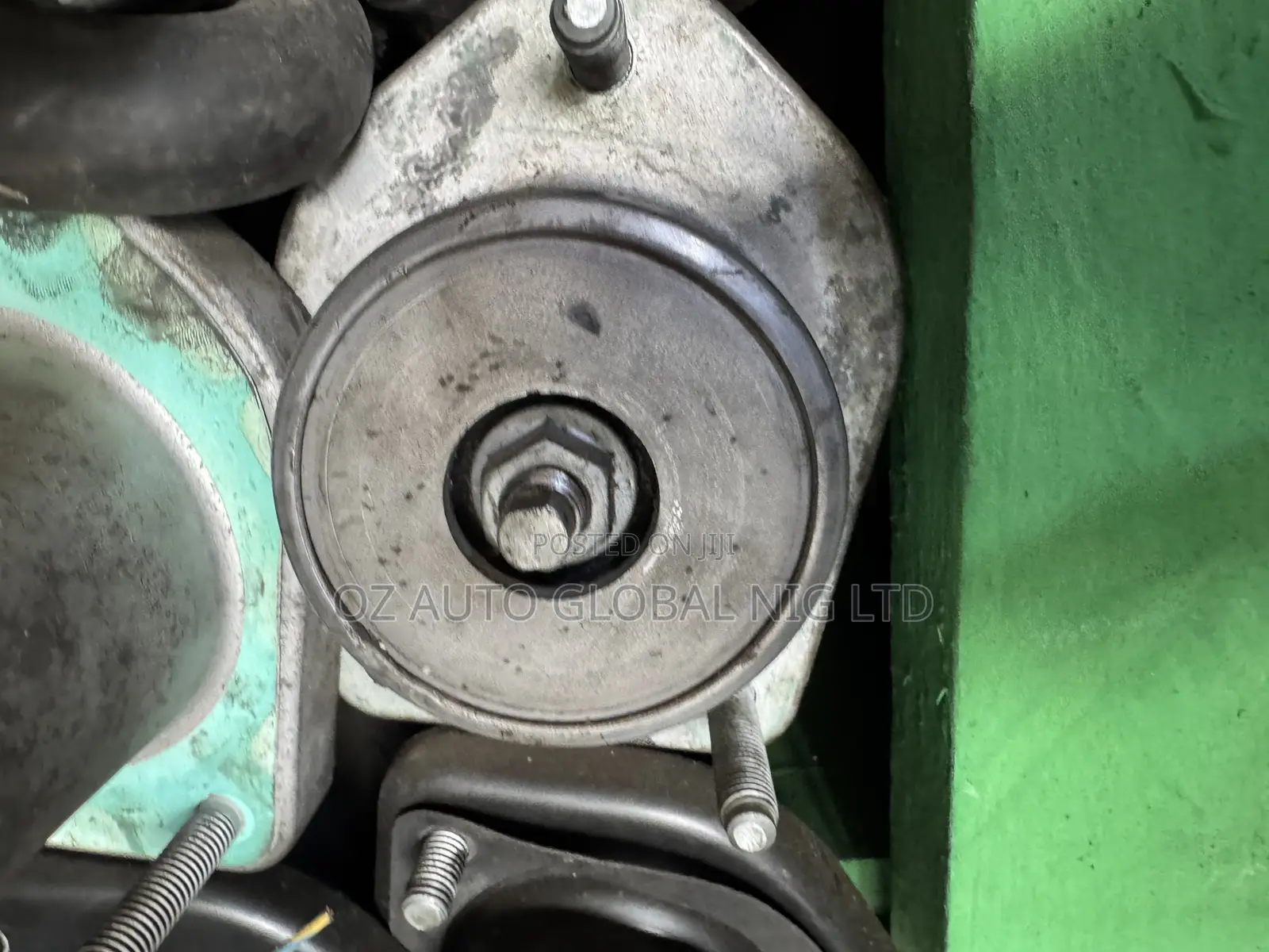Range Rover Discovery 2018 Rear Shock Absorber Non-Sensor —Tokunbo