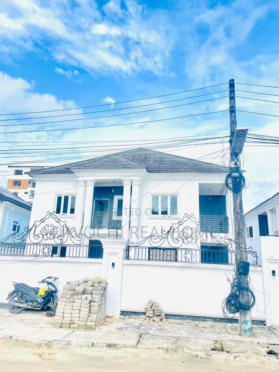 3bdrm Apartment in Lekki Phase 1 for rent