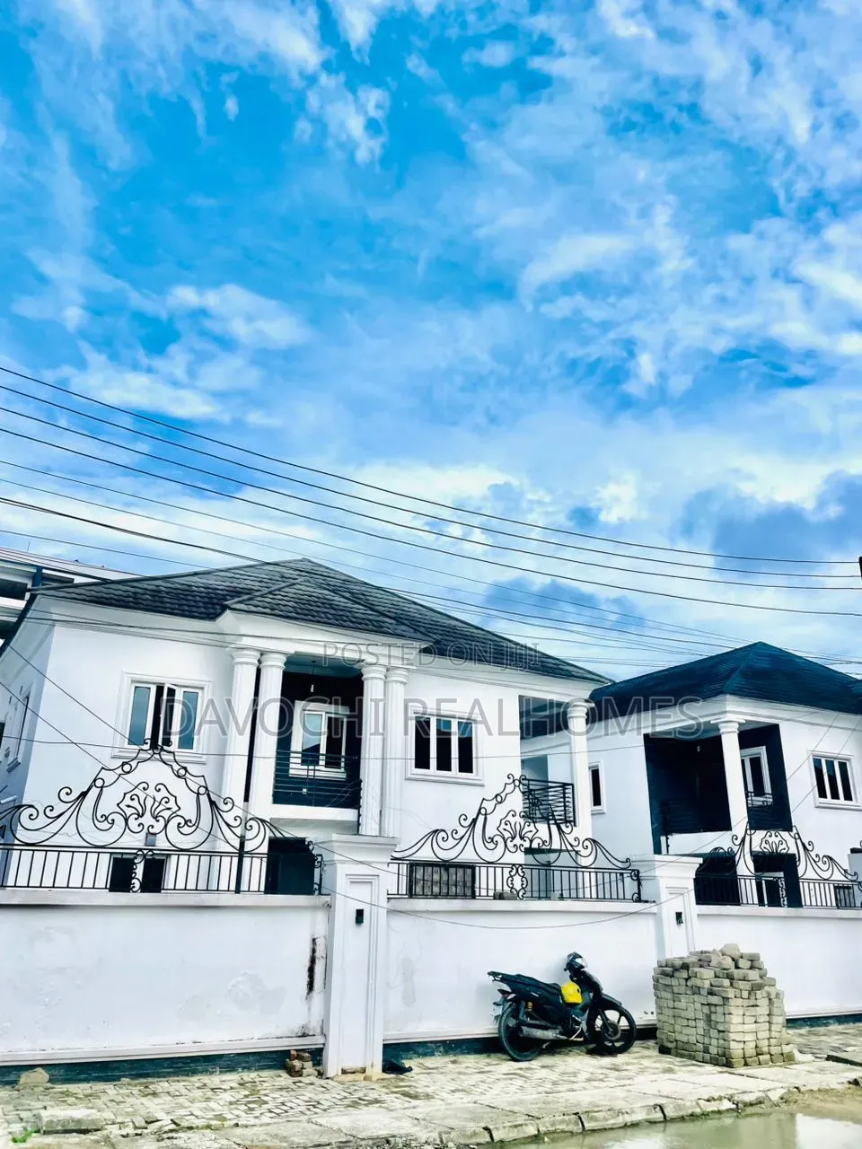 3bdrm Apartment in Lekki Phase 1 for rent