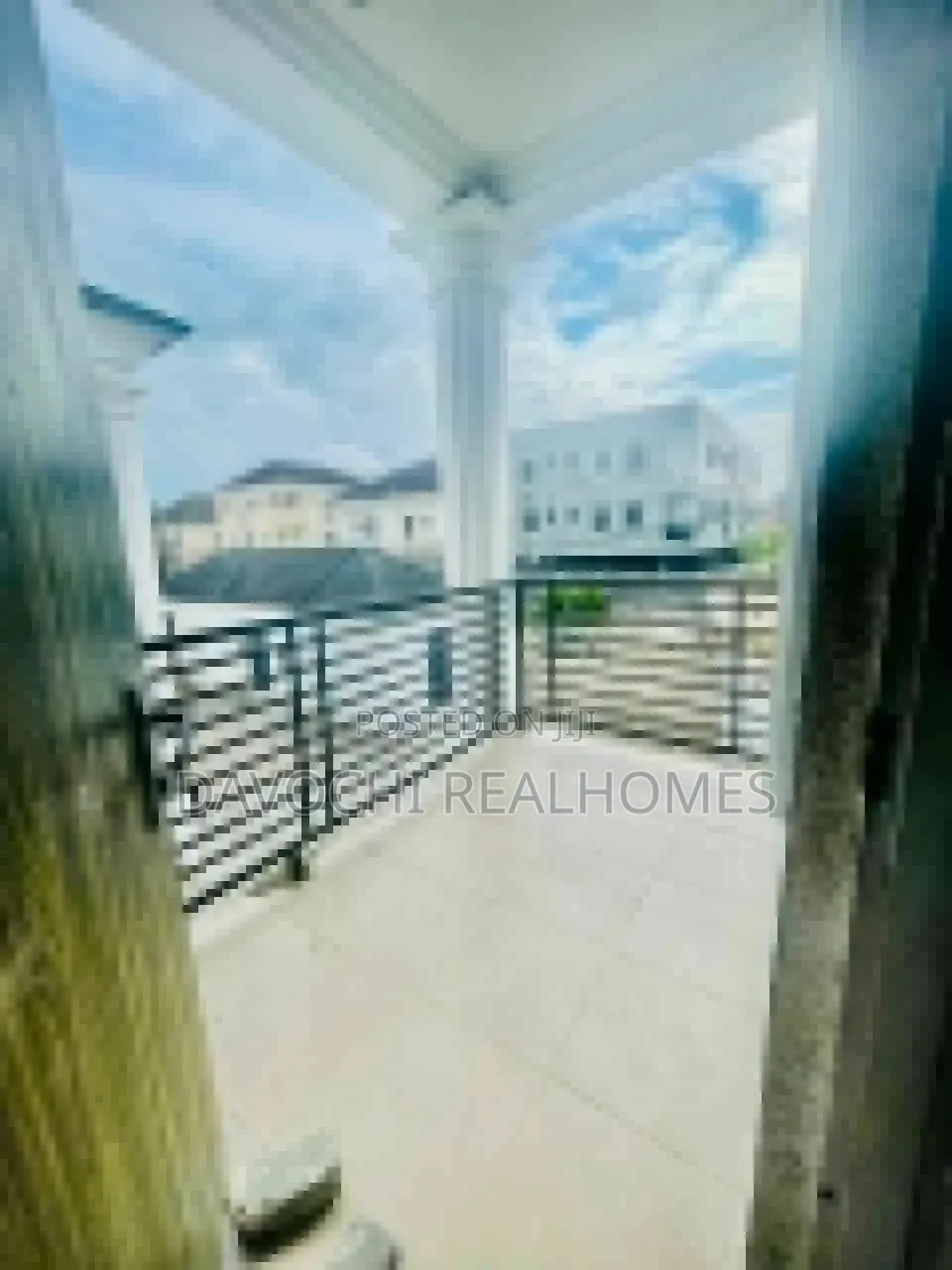 3bdrm Apartment in Lekki Phase 1 for rent
