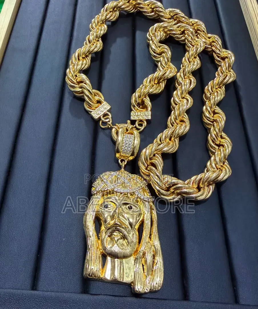 Non Tarnish Twist Chain With Pendant