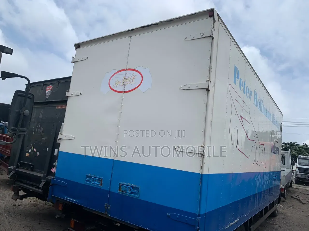 Mercedes Benz 814 Box Truck