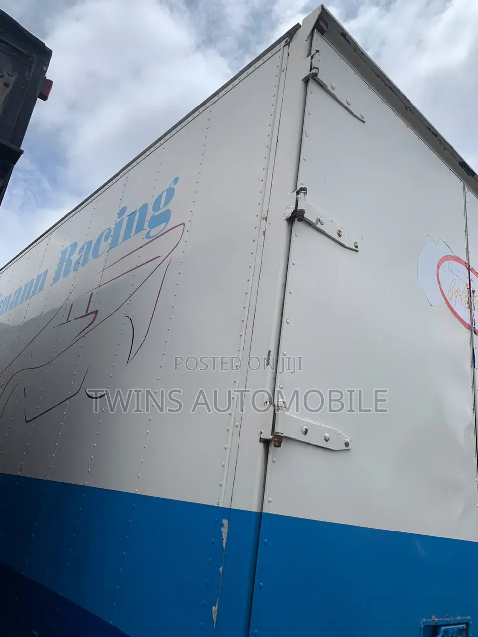 Mercedes Benz 814 Box Truck