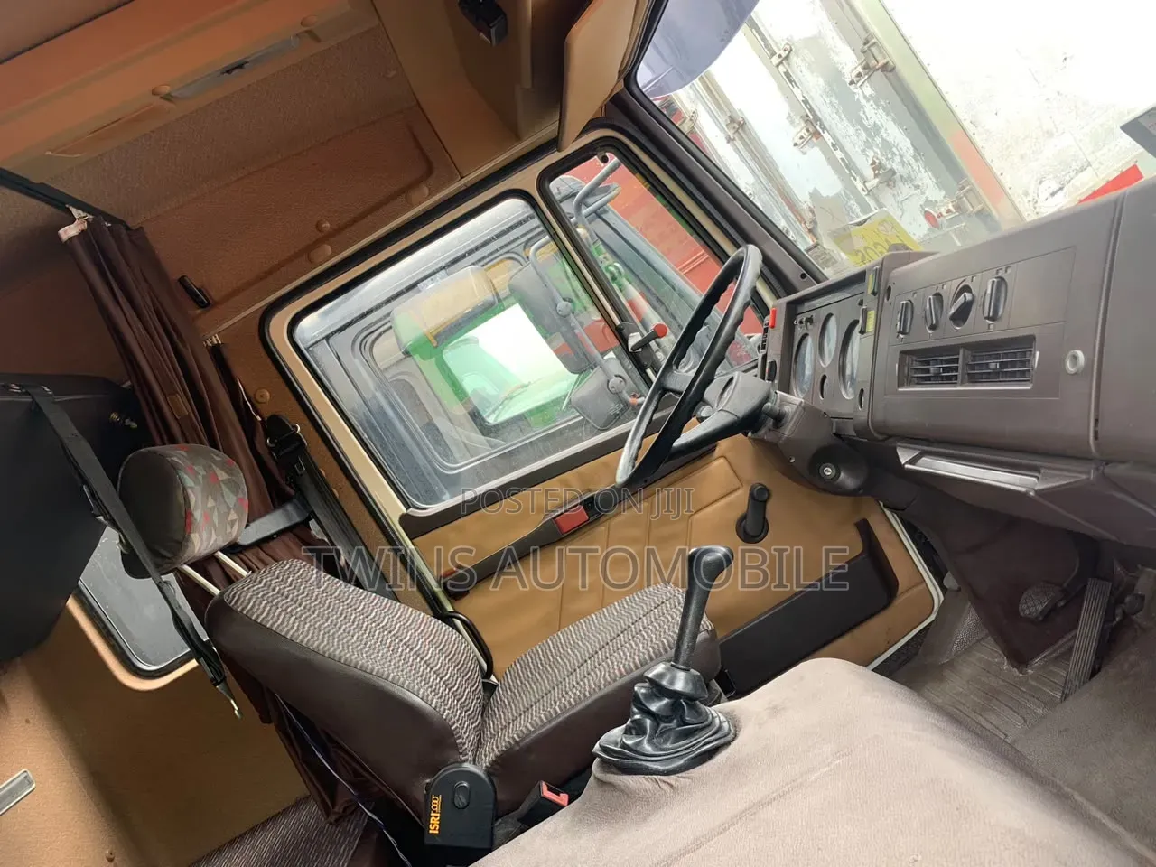Mercedes Benz 814 Box Truck