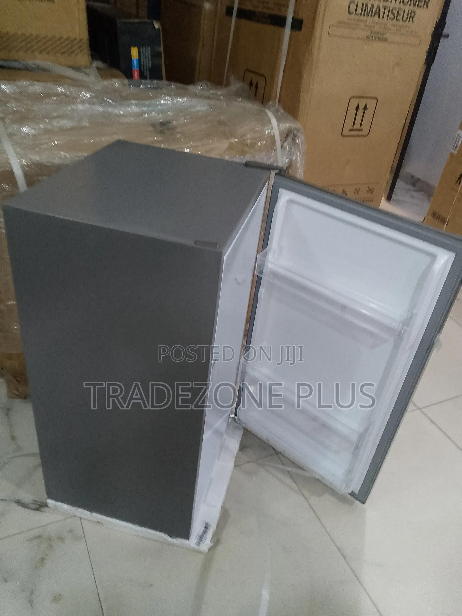 Compact Hisense REF093DR 90L Fridge for Your Space