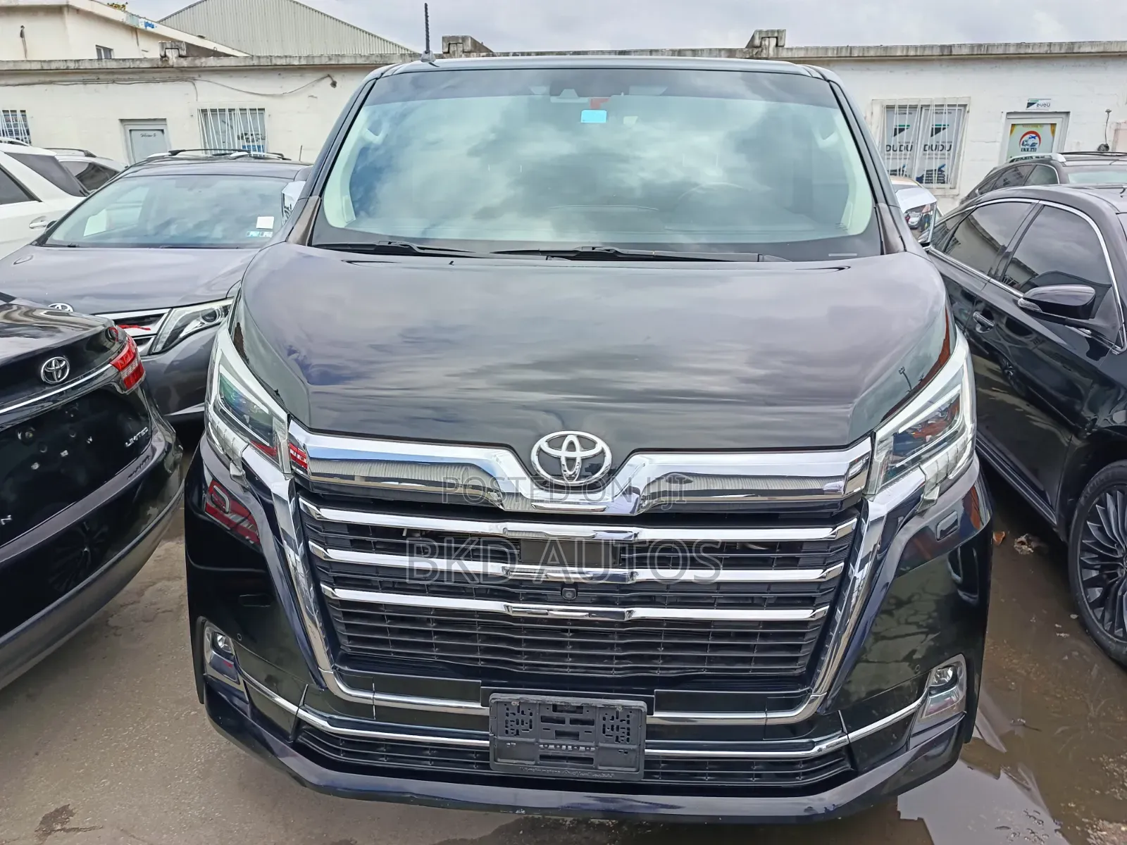 Toyota Granvia 2021 Black