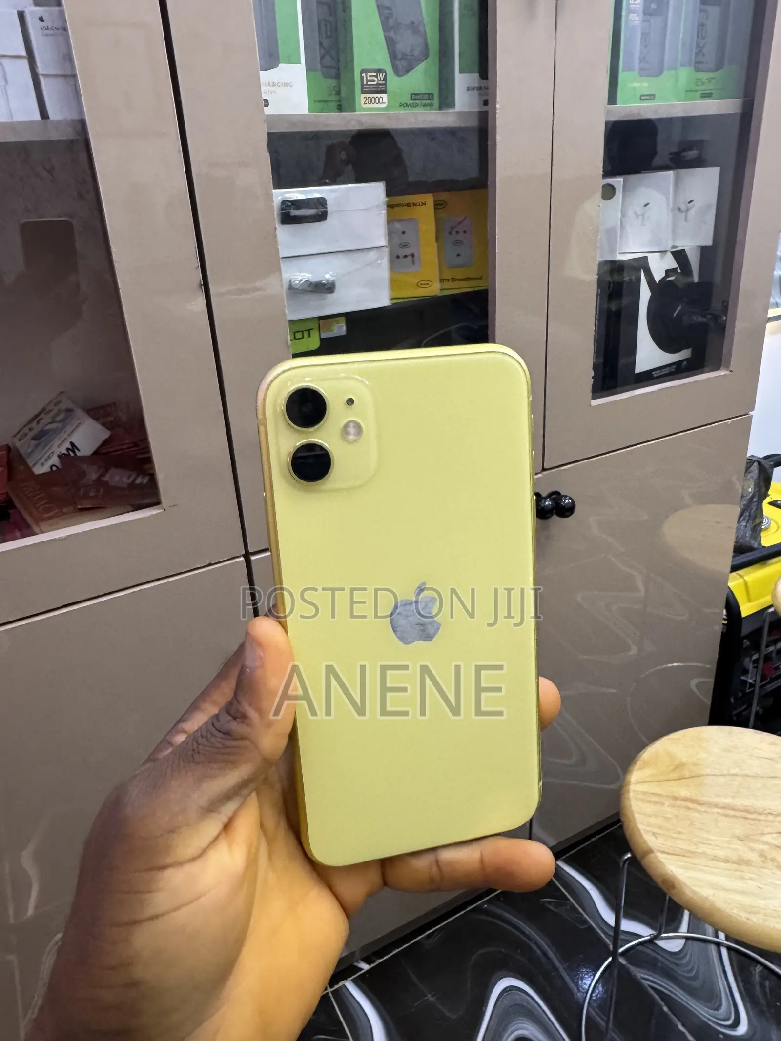 Apple iPhone 11 64 GB Yellow