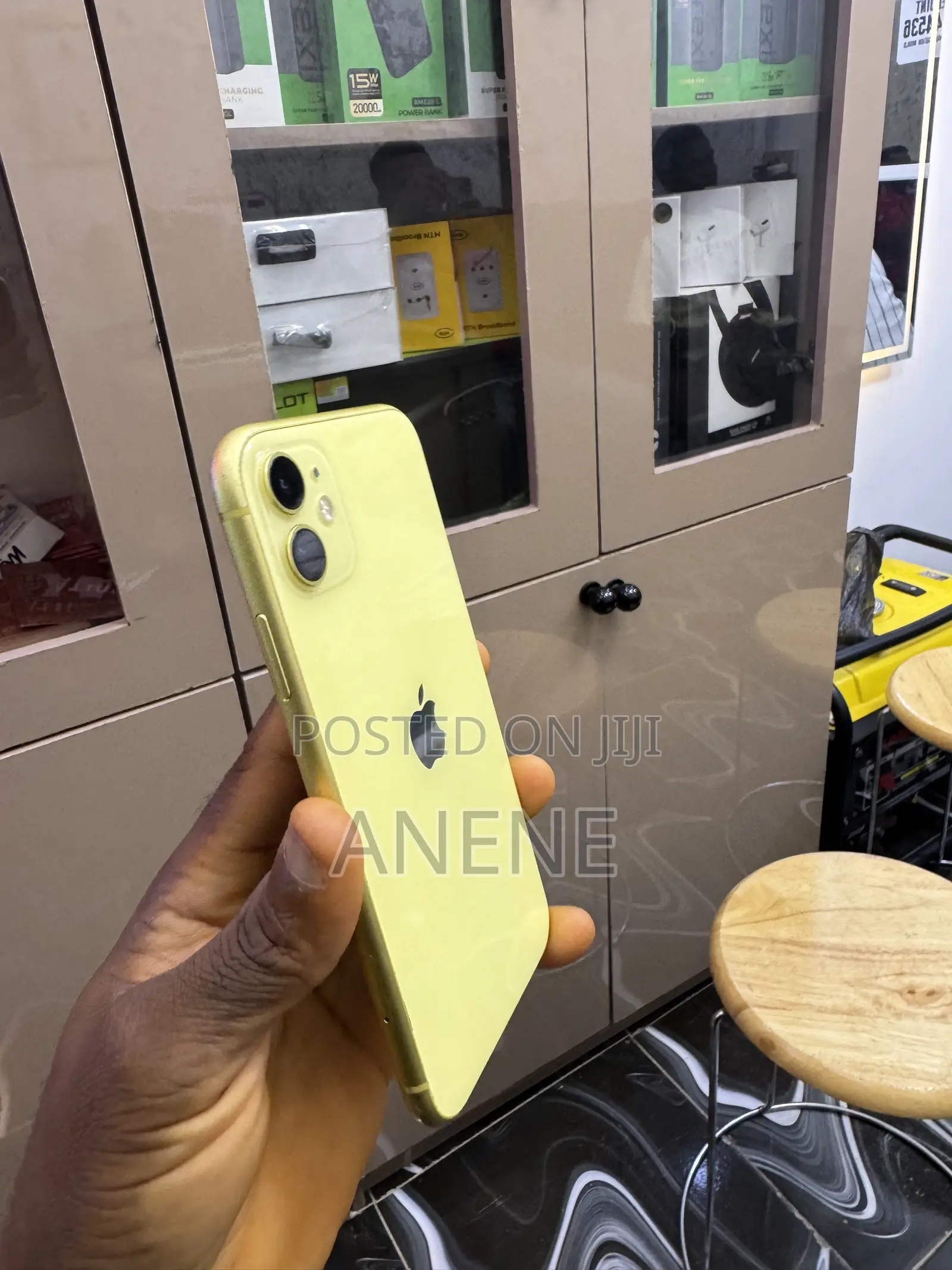 Apple iPhone 11 64 GB Yellow