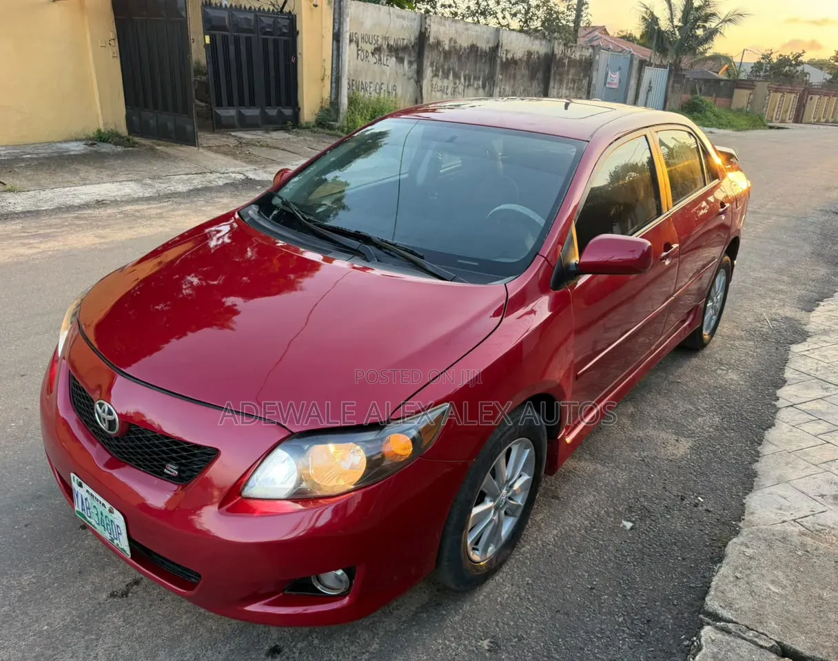 Toyota Corolla 2010 Red