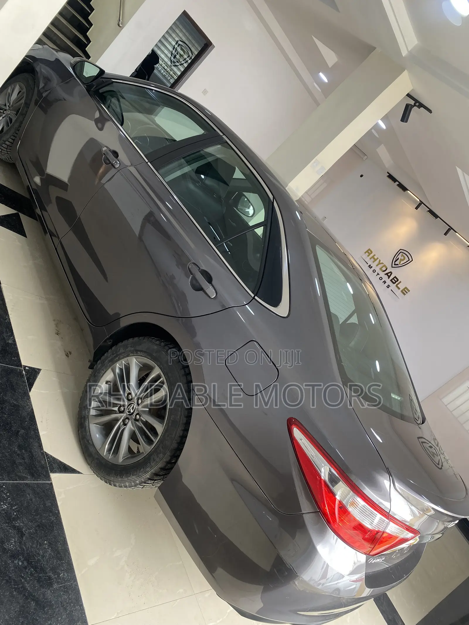 Toyota Camry SE 4dr Sedan (2.5L 4cyl 6A) 2015 Gray