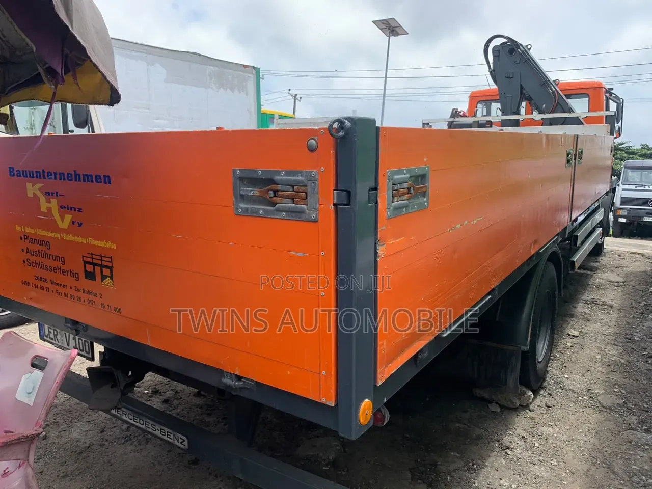 Foreign Used Mercedes-Benz Flab Bed Self Loader Truck With Hiab Crane